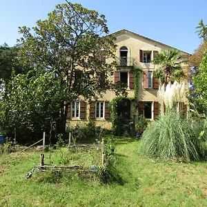  Couette-café La Demeure Des Fleurs France